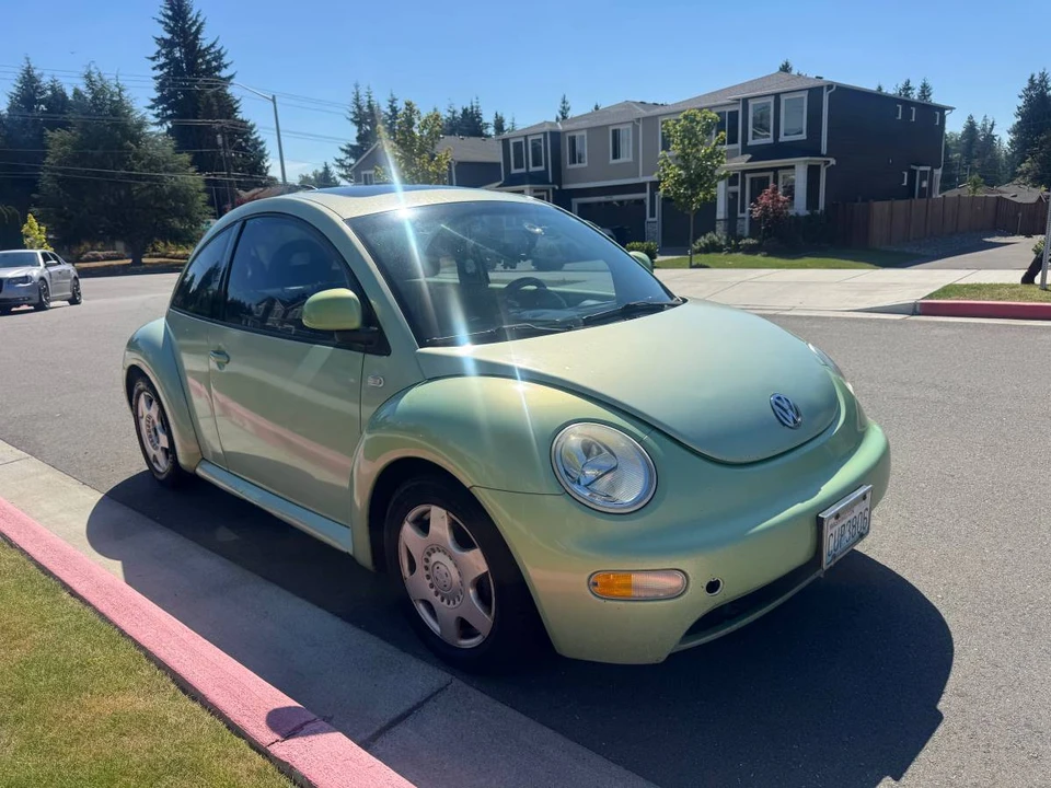 2000 Volkswagen New Beetle - Image 8 of 9