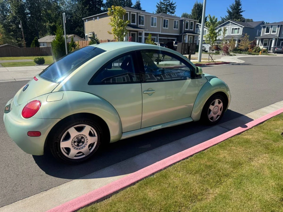 2000 Volkswagen New Beetle - Image 2 of 9