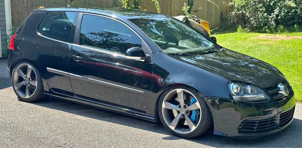 Volkswagen Golf Mk5 - Image 1 of 5