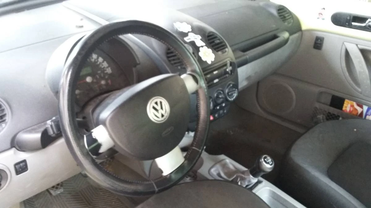 1999 Volkswagen New Beetle - Image 3 of 4