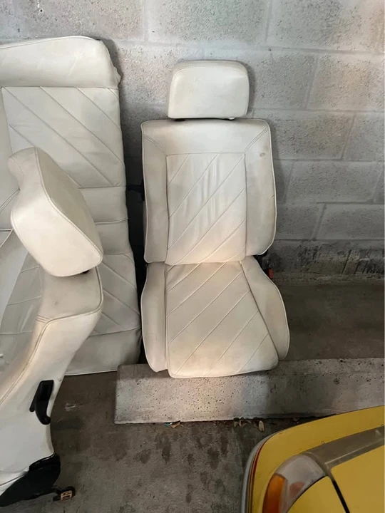 Parts & Memorabilia Seats & Interior - Image 2 of 2