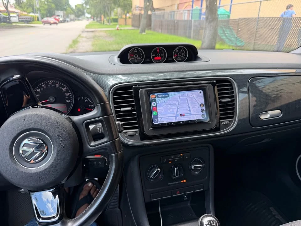 2012 Volkswagen A5 Beetle - Image 2 of 10