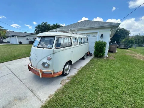 1972 Volkswagen Bus Split Window