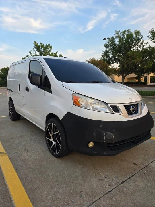 Nissan NV - Image 2 of 9