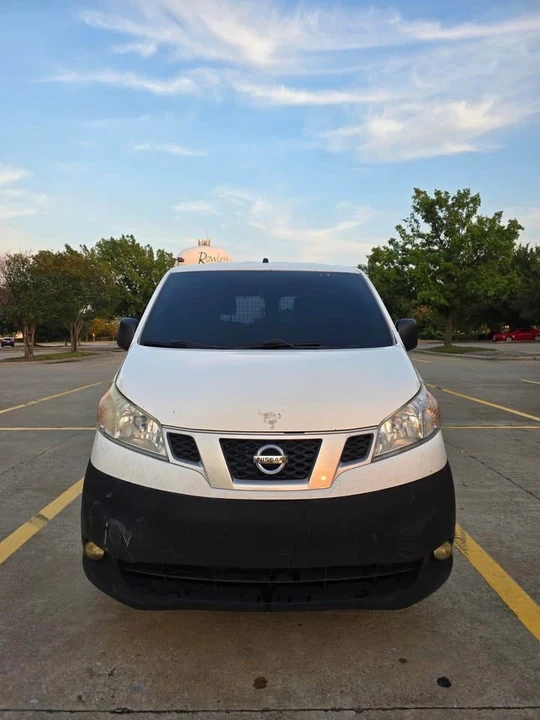 Nissan NV - Image 6 of 9
