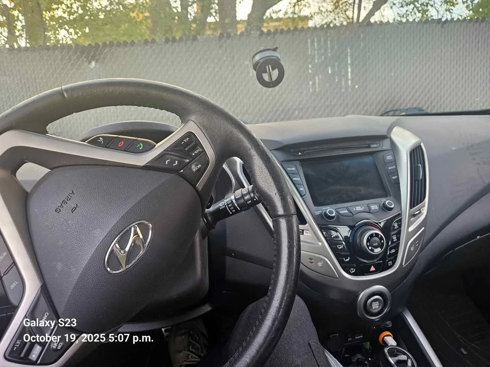 2012 Hyundai Veloster - Image 4 of 5