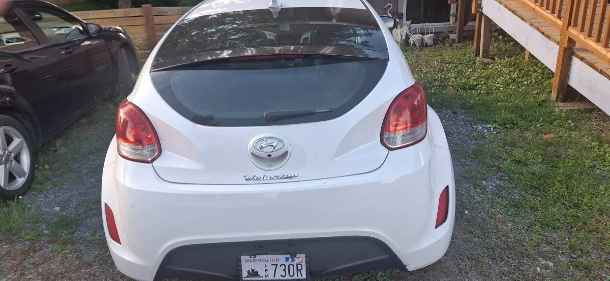 2017 Hyundai Veloster - Image 2 of 7