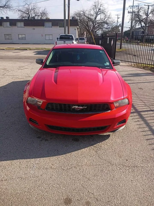 2010 Ford S197 Mustang - Image 2 of 7