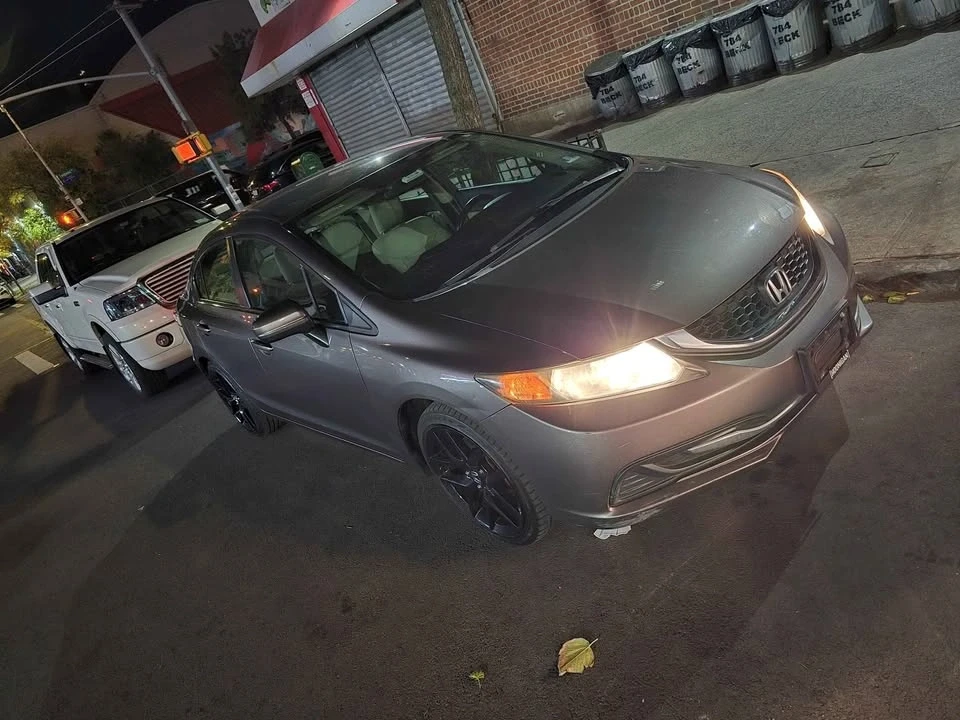 2015 Honda Civic 9th Gen - Image 4 of 8