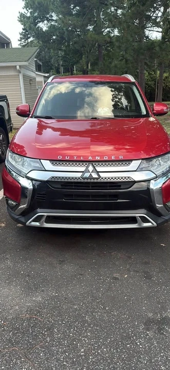 2019 Mitsubishi Outlander - Image 2 of 9