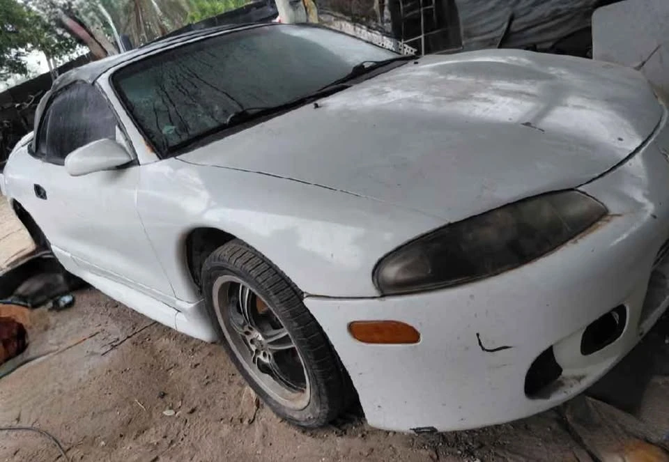 1998 Mitsubishi Eclipse 2nd Gen - Image 2 of 4