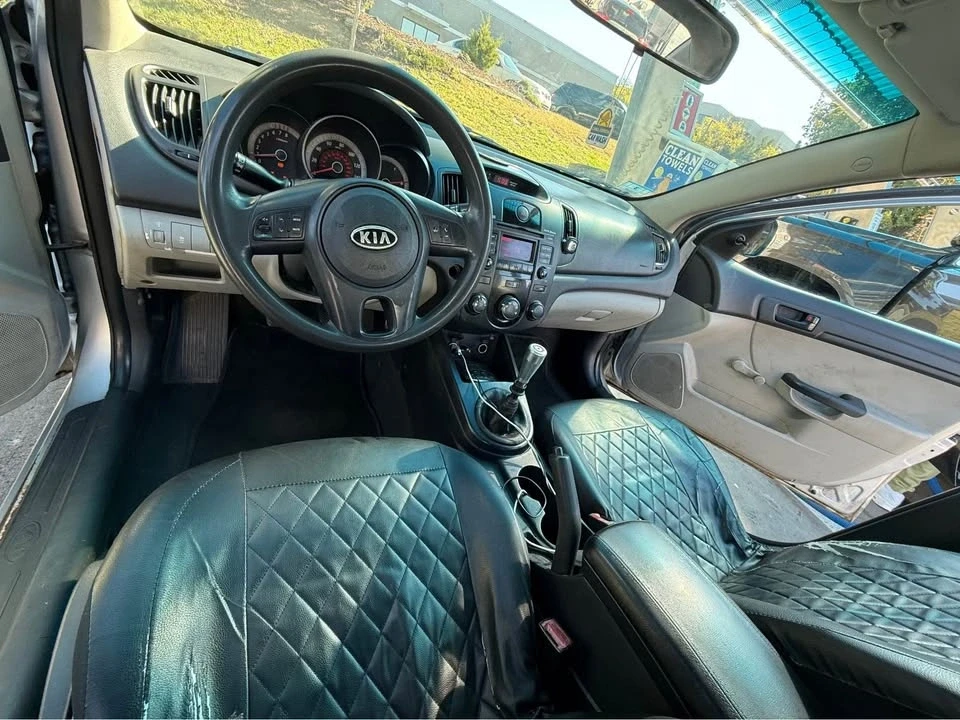 2010 Kia Forte - Image 7 of 7