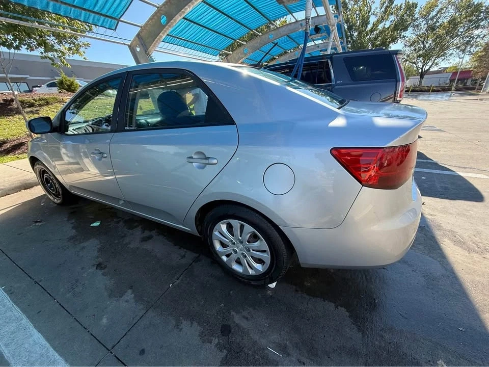 2010 Kia Forte - Image 3 of 7