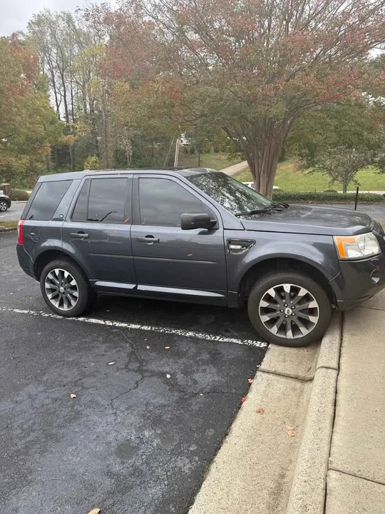 2010 Land Rover Freelander - Image 2 of 3