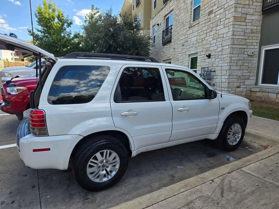 2005 Mercury Mariner - Image 2 of 10