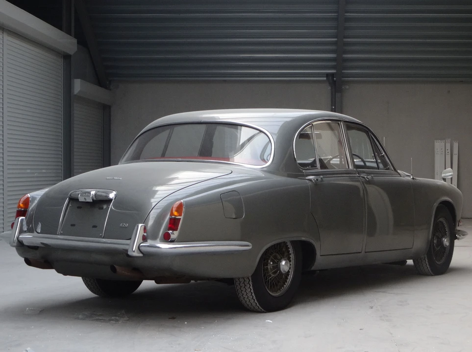 Jaguar Mark X - Image 2 of 7
