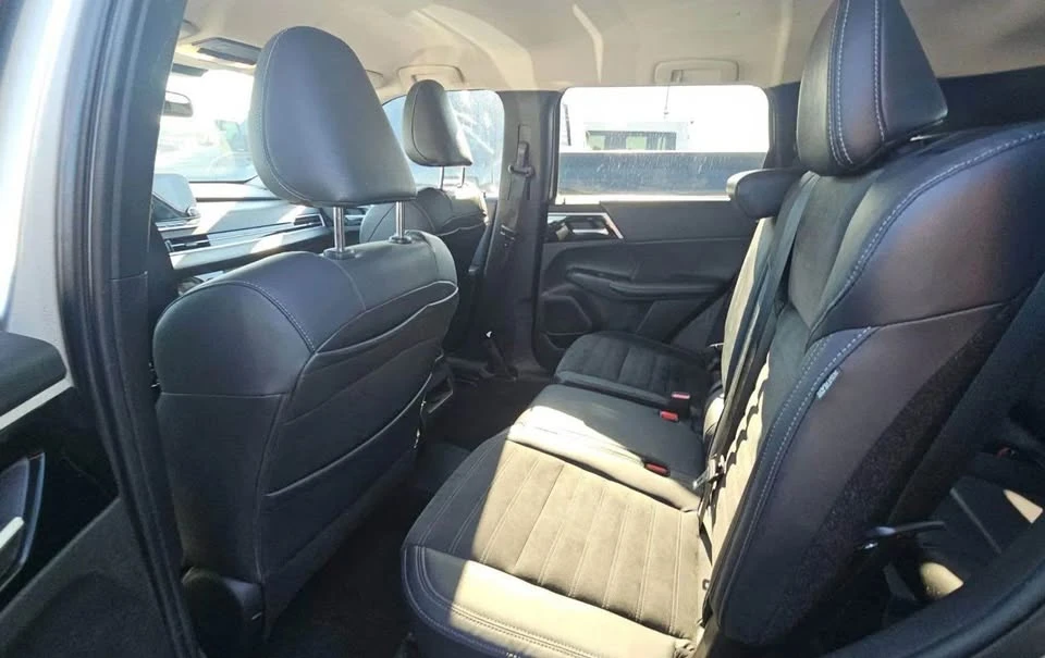 Mitsubishi Outlander - Image 3 of 4