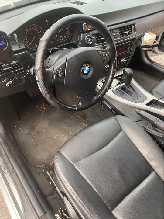 2009 BMW E90 3 Series Sedan - Image 3 of 10