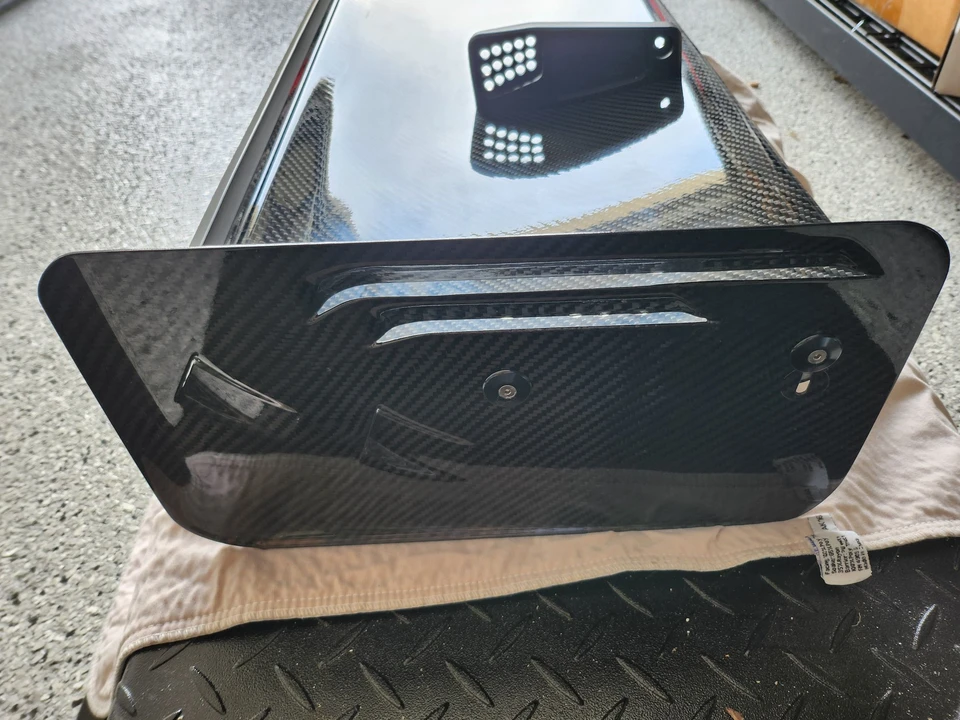 2014 Parts & Memorabilia Bodywork - Image 16 of 22