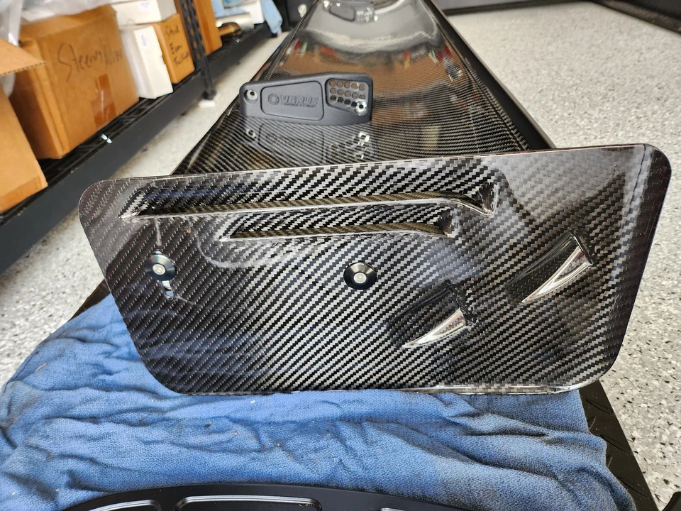 2014 Parts & Memorabilia Bodywork - Image 15 of 22
