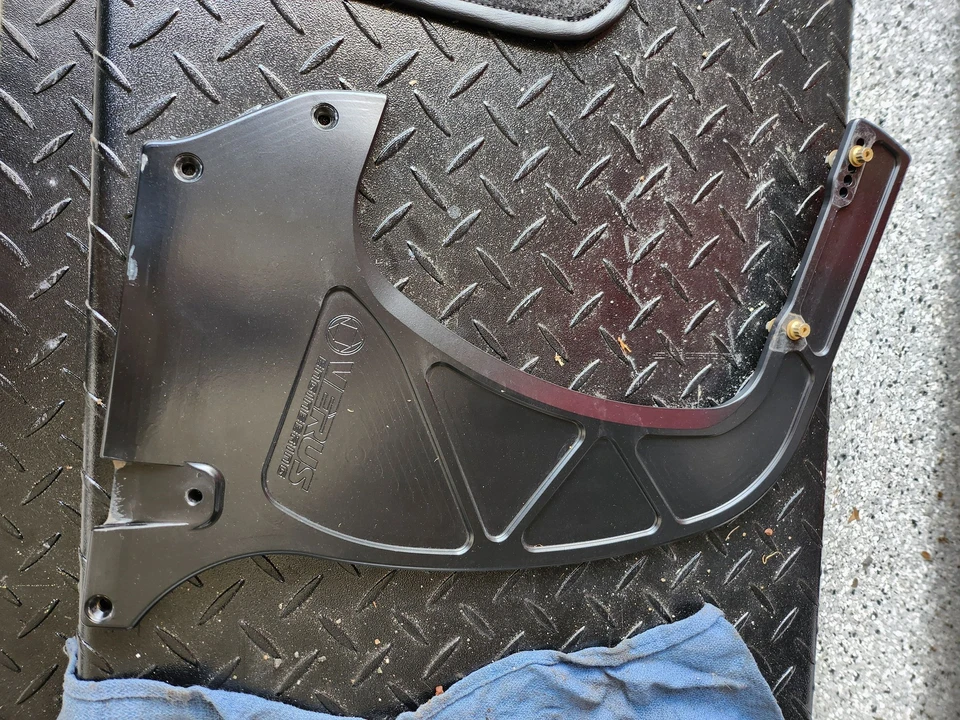 2014 Parts & Memorabilia Bodywork - Image 10 of 22
