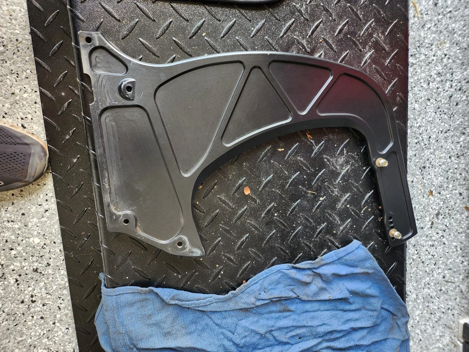 2014 Parts & Memorabilia Bodywork - Image 9 of 22