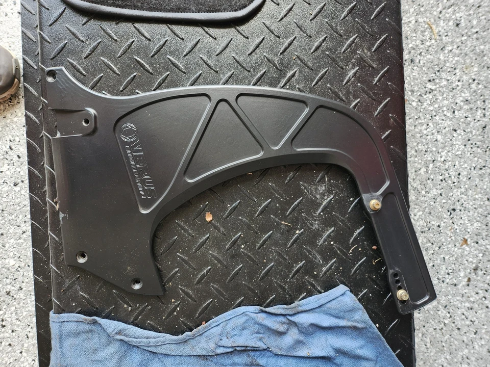 2014 Parts & Memorabilia Bodywork - Image 8 of 22