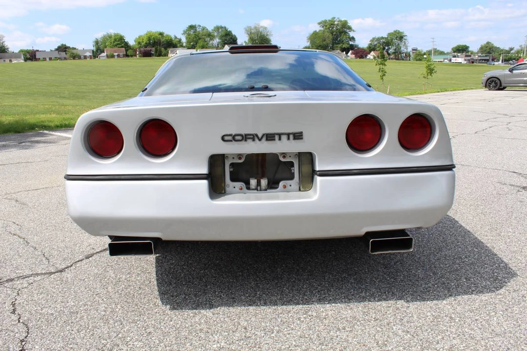 1987 Chevrolet Corvette C4 - Image 7 of 24