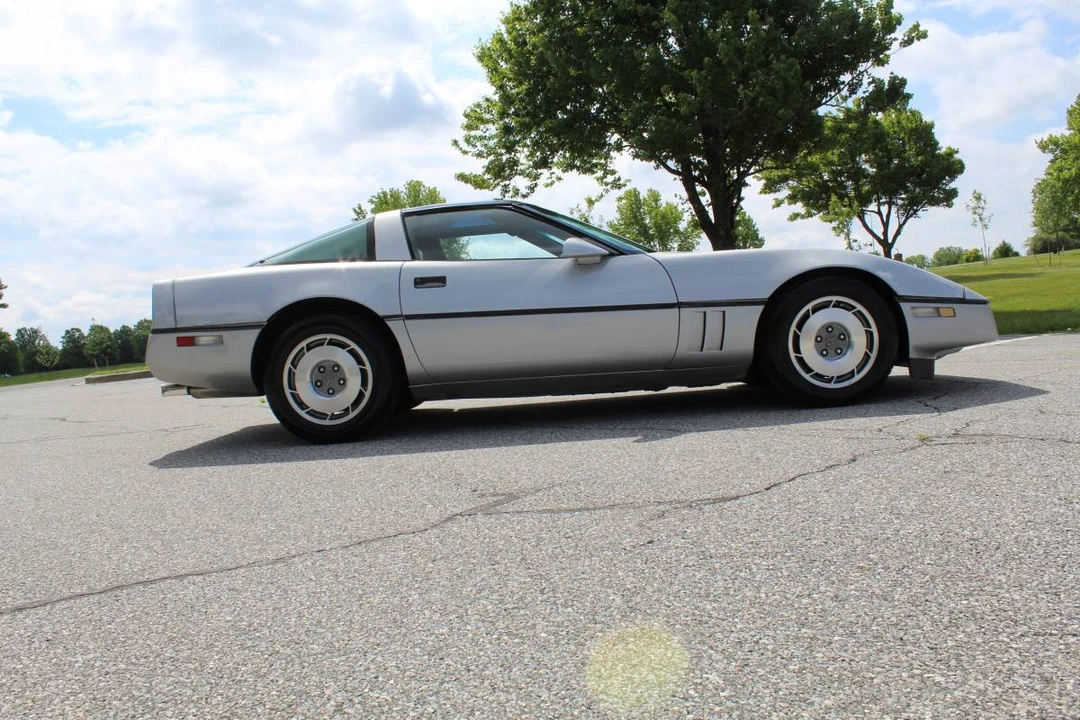 1987 Chevrolet Corvette C4 - Image 11 of 24