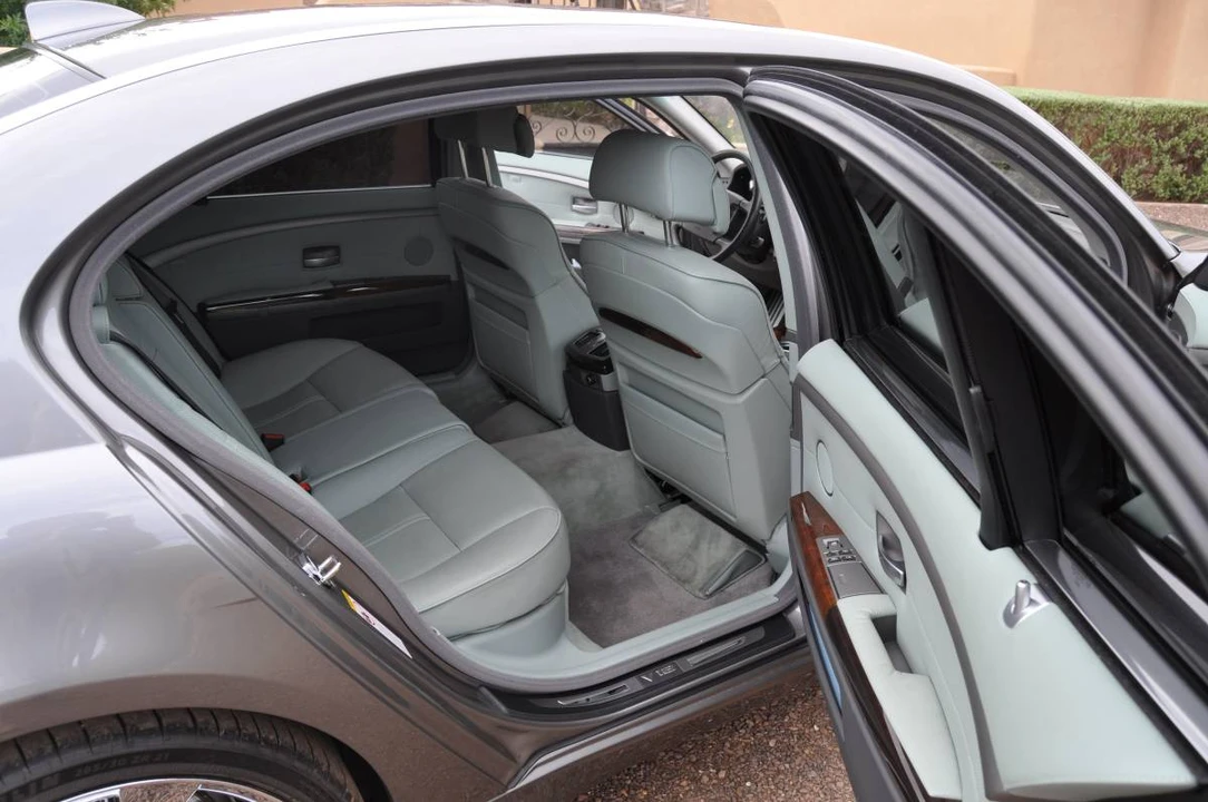 2004 BMW E65/E66 750i & 760i Sedan - Image 11 of 20