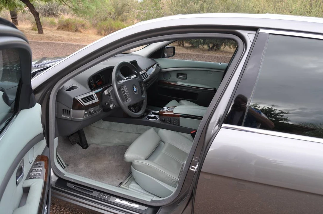 2004 BMW E65/E66 750i & 760i Sedan - Image 8 of 20