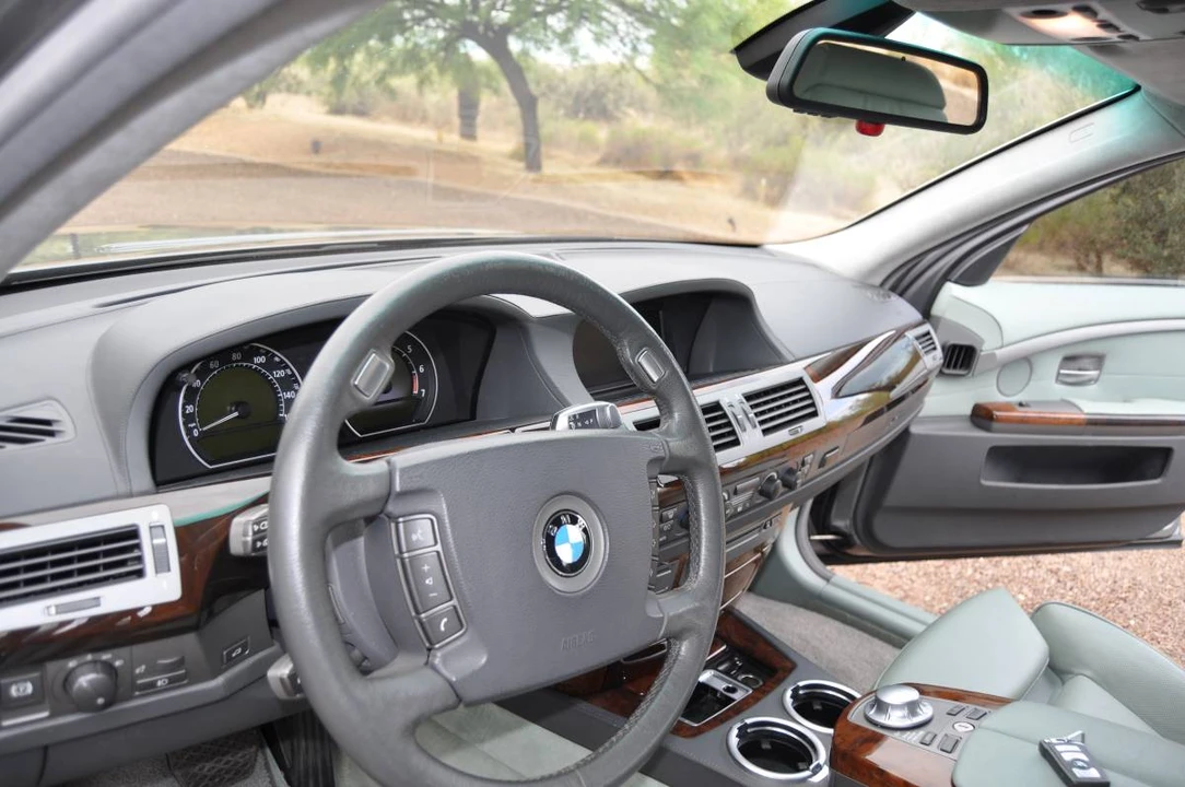 2004 BMW E65/E66 750i & 760i Sedan - Image 15 of 20