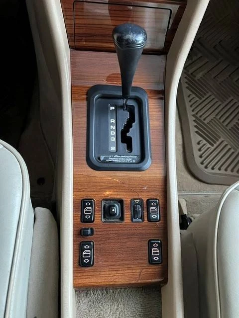 1992 Mercedes-Benz W124 E-Class - Image 9 of 20