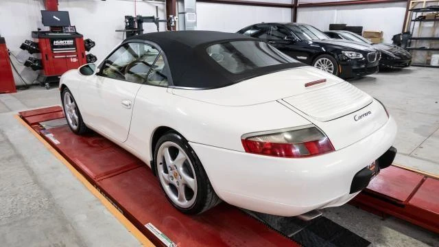 2001 Porsche 996 Carrera - Image 6 of 31