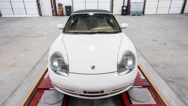 2001 Porsche 996 Carrera - Image 9 of 31