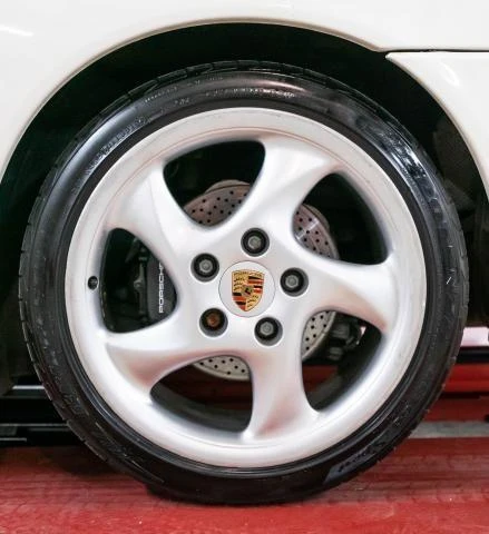 2001 Porsche 996 Carrera - Image 15 of 31