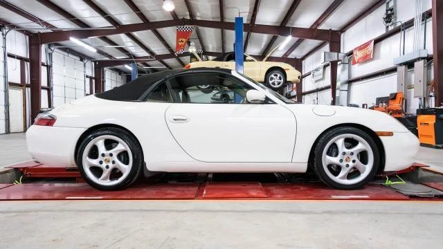 2001 Porsche 996 Carrera - Image 3 of 31
