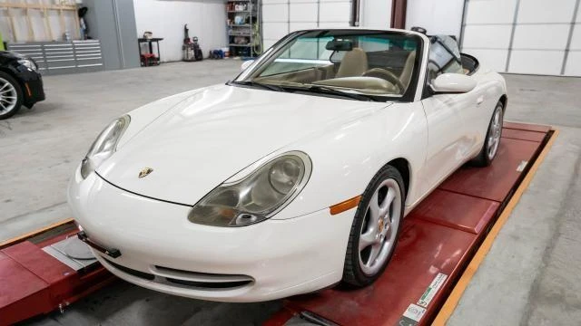 2001 Porsche 996 Carrera - Image 10 of 31