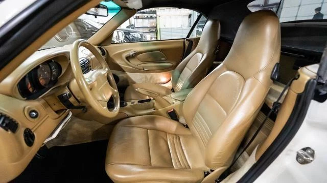 2001 Porsche 996 Carrera - Image 20 of 31