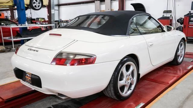 2001 Porsche 996 Carrera - Image 4 of 31