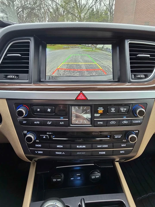 2015 Hyundai Genesis - Image 2 of 9