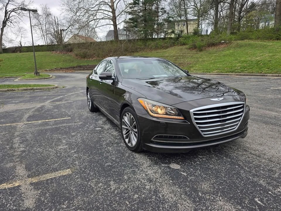 2015 Hyundai Genesis - Image 2 of 9