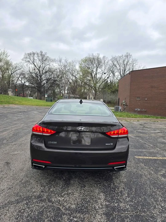 2015 Hyundai Genesis - Image 6 of 9