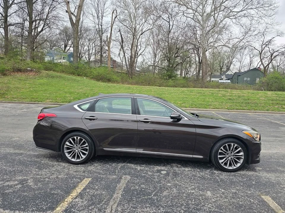2015 Hyundai Genesis - Image 5 of 9