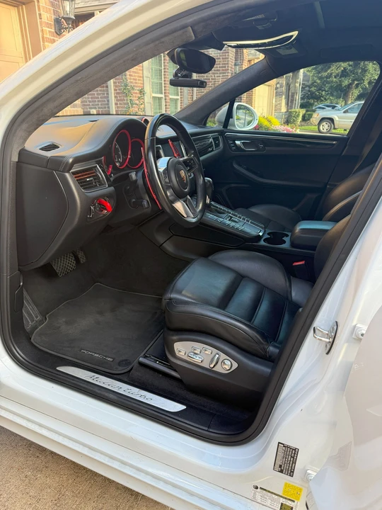 2018 Porsche Macan Turbo - Image 8 of 21