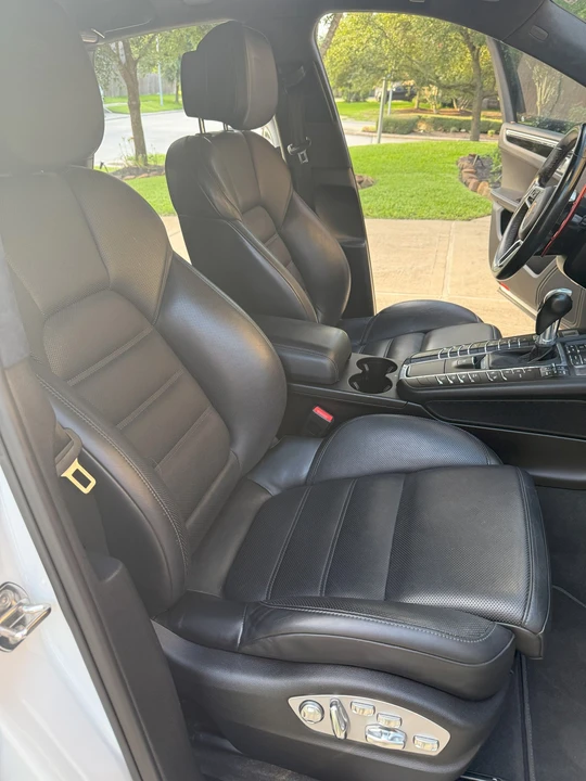 2018 Porsche Macan Turbo - Image 10 of 21