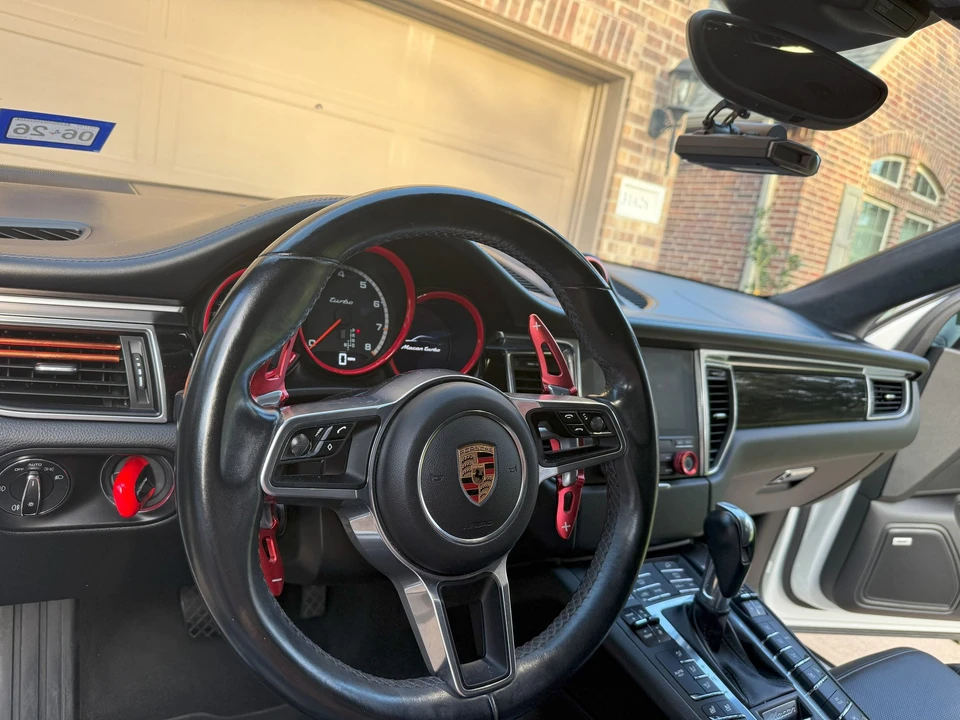 2018 Porsche Macan Turbo - Image 15 of 21