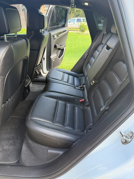 2018 Porsche Macan Turbo - Image 18 of 21