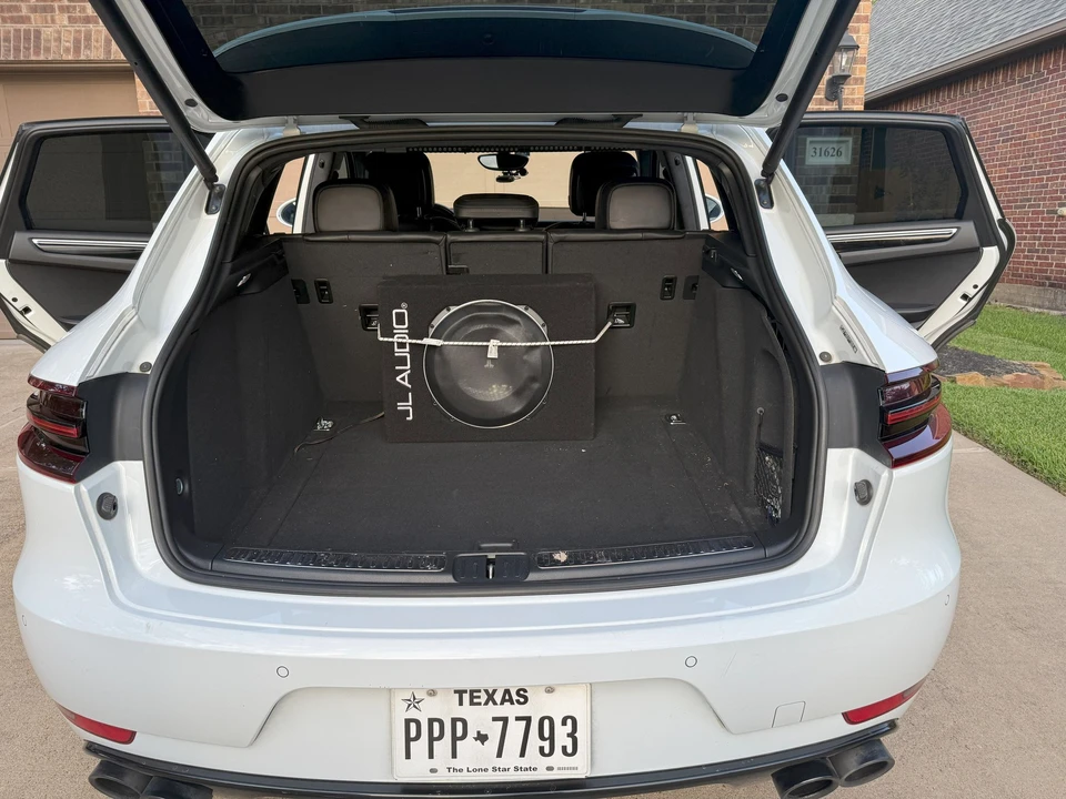 2018 Porsche Macan Turbo - Image 20 of 21