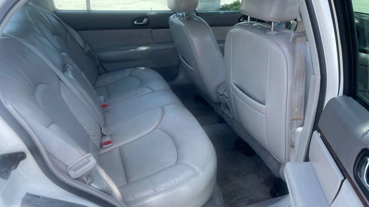 1997 Lincoln Continental 9th Gen - Image 17 of 18